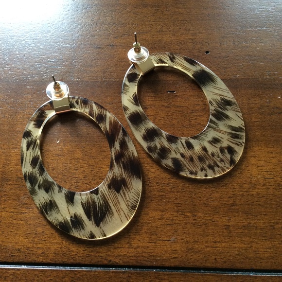 BaubleBar Leopard Style Acrylic Fashion Earrings - Picture 5 of 7